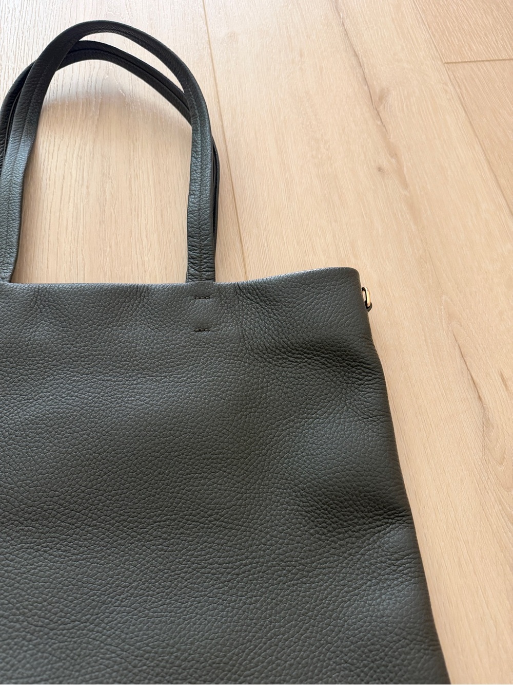 Cuyana tall easy zipper tote in dark olive - Picture 6 of 8